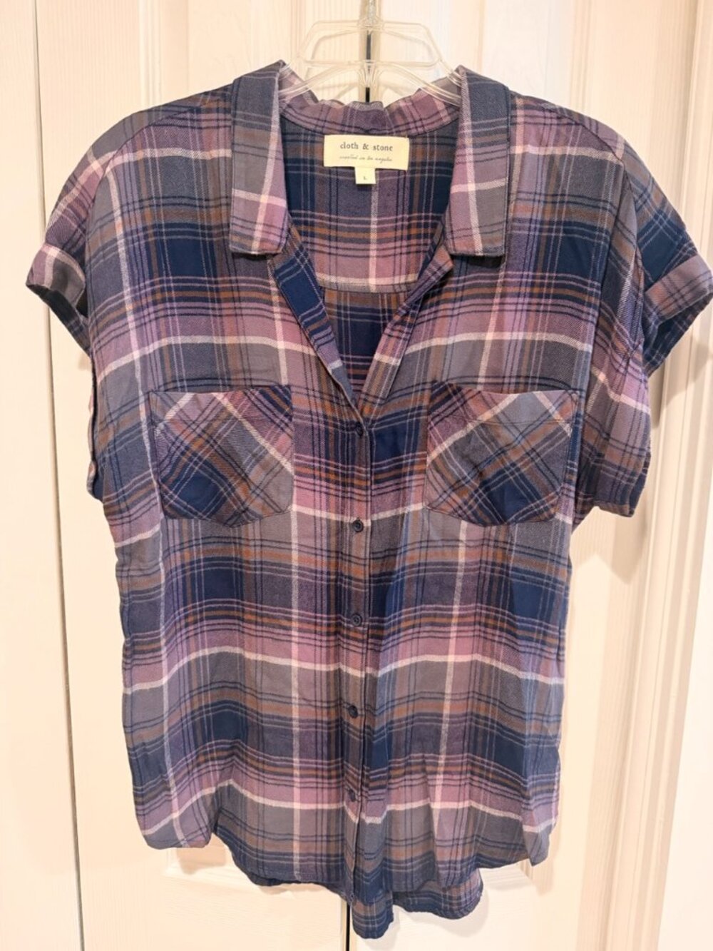 Anthropologie Cloth & Stone Short Sleeve Flannel Top. EXTRA soft fabric. Size L